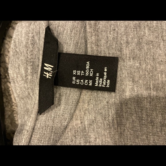 H&M bejewelled short sleeve sweater - Picture 4 of 5